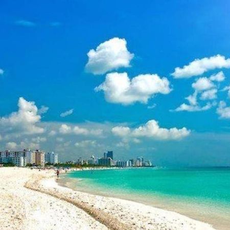 Women Only Rooms - Men Only Rooms - Free Wifi - Coffee Parking - Lockers Miami Ngoại thất bức ảnh