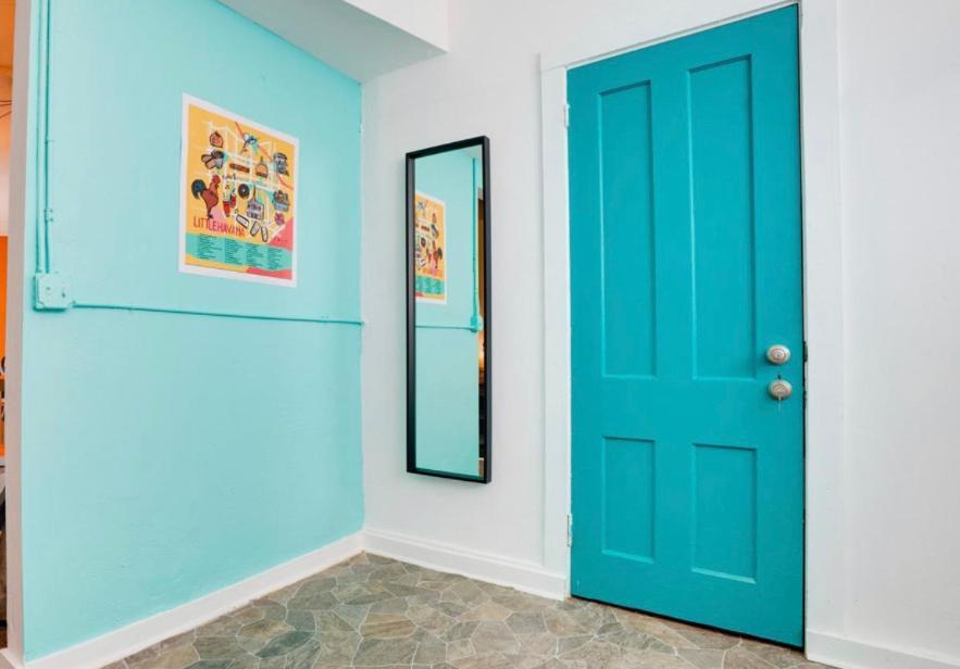 Women Only Rooms - Men Only Rooms - Free Wifi - Coffee Parking - Lockers Miami Ngoại thất bức ảnh