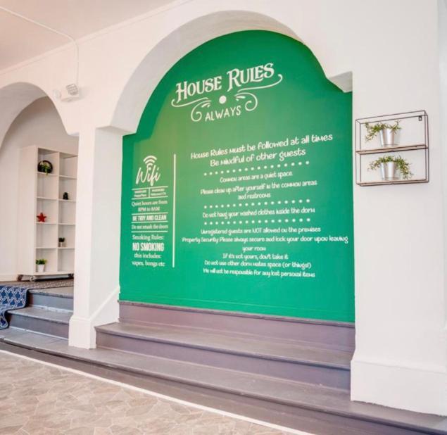 Women Only Rooms - Men Only Rooms - Free Wifi - Coffee Parking - Lockers Miami Ngoại thất bức ảnh